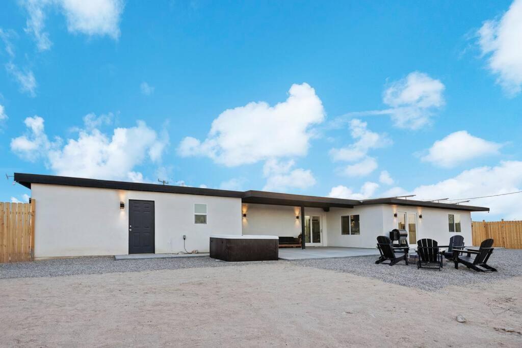 Sunfair Heights Star Gazers Modern Home On 5 Acres Of Land! מראה חיצוני תמונה