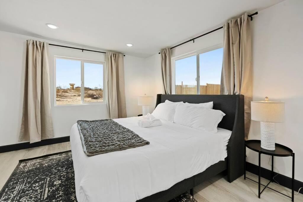Sunfair Heights Star Gazers Modern Home On 5 Acres Of Land! מראה חיצוני תמונה